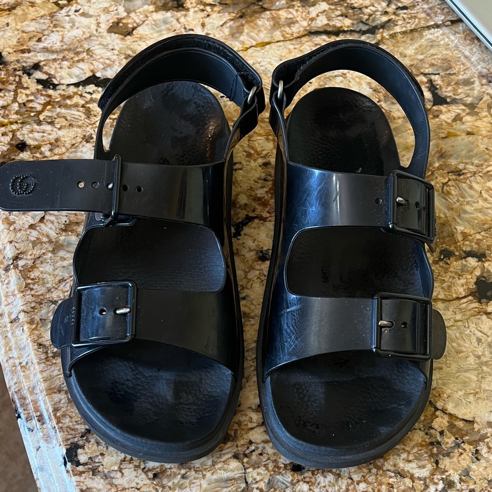 Gucci Isla Sandals. Sz 41